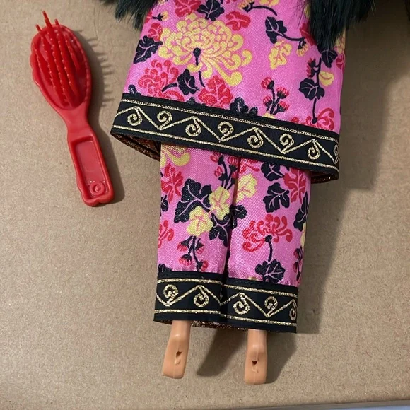 Vintage Barbie, Chinese limited edition + brush + base - Picture 6 of 11